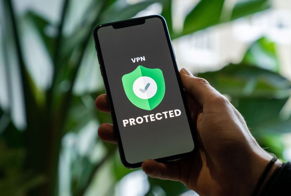 Te recomendamos que uses una VPN para evitar estafas en tu móvil