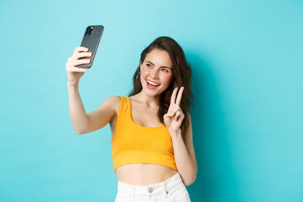 Cómo hacer selfies en verano para triunfar en redes sociales.